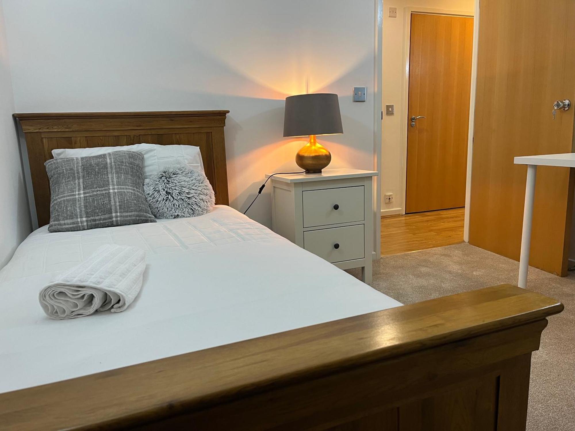 Affittacamere Roomzzz Near The Excel Exhibition Centre Royal Victoria O2 Arena Central 24 Hour Self Check-in *