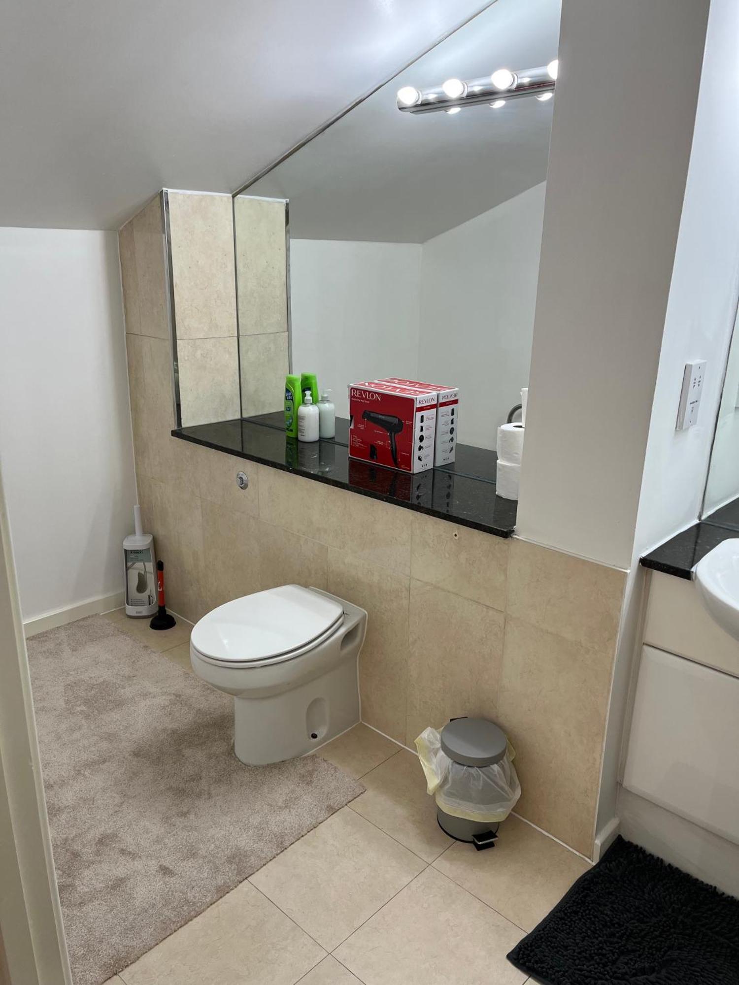 Affittacamere Roomzzz Near The Excel Exhibition Centre Royal Victoria O2 Arena Central 24 Hour Self Check-in