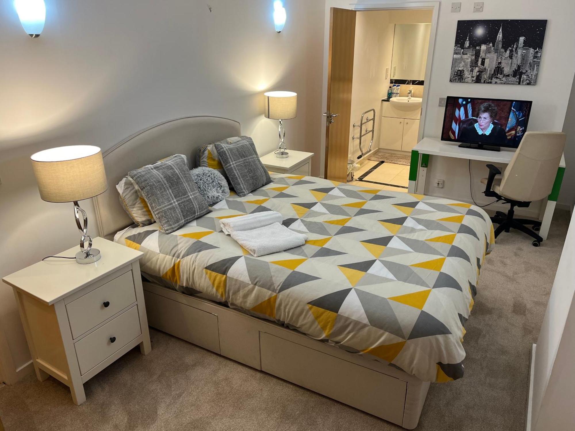 Roomzzz Near The Excel Exhibition Centre Royal Victoria O2 Arena Central 24 Hour Self Check-in * Londra