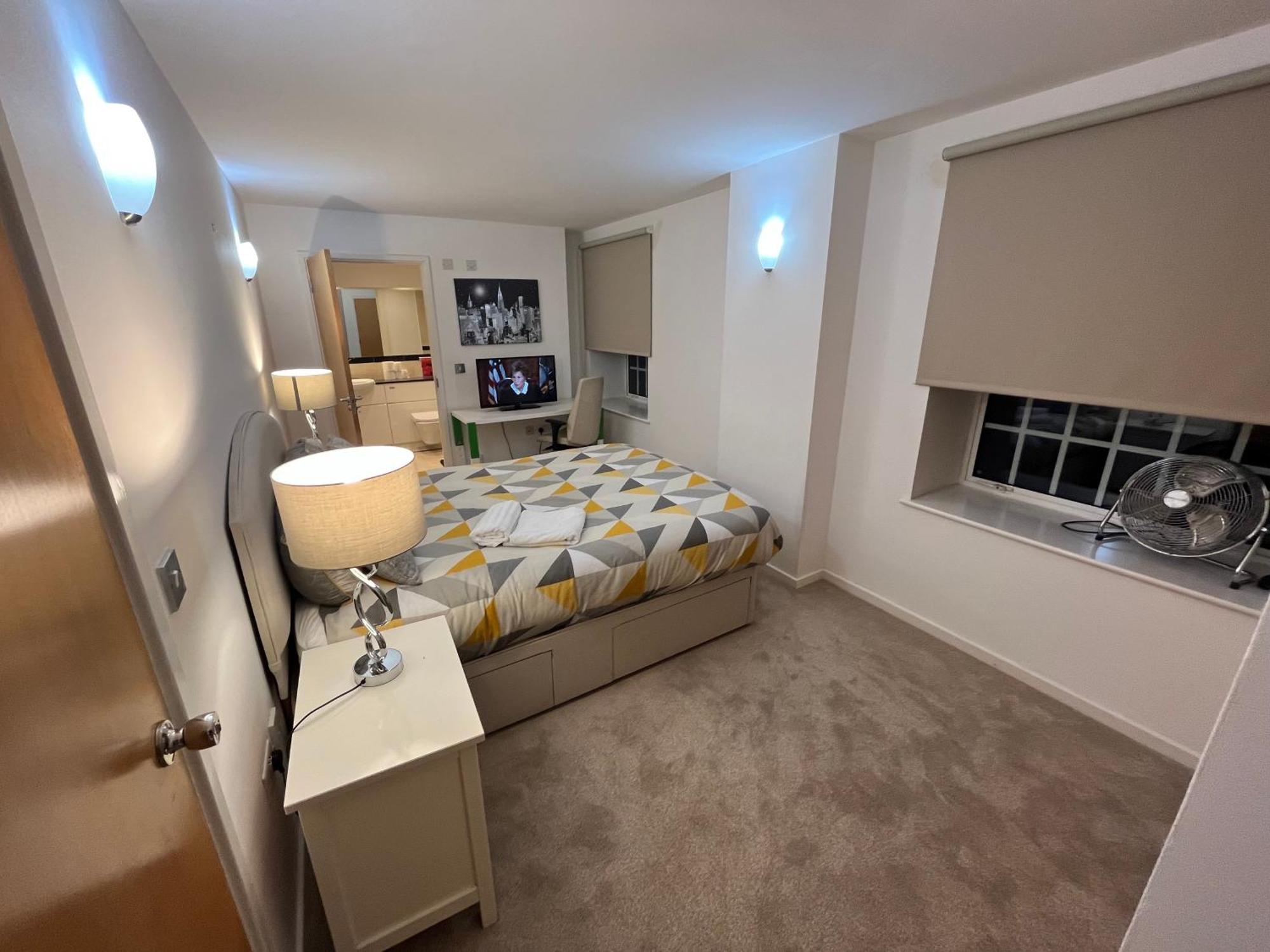 Affittacamere Roomzzz Near The Excel Exhibition Centre Royal Victoria O2 Arena Central 24 Hour Self Check-in Londra