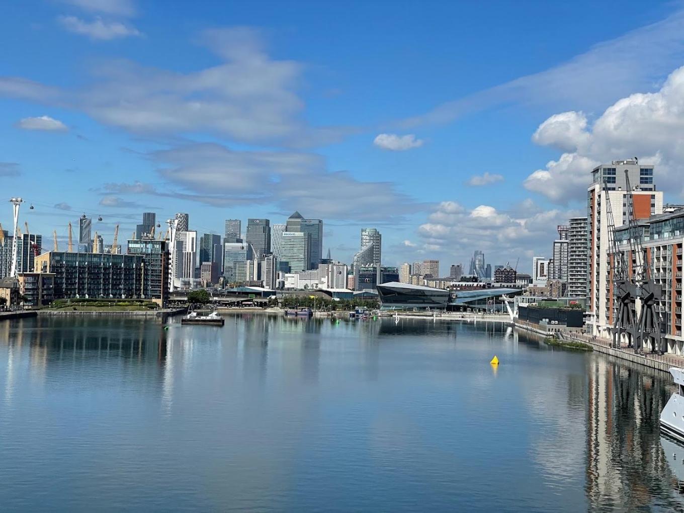Roomzzz Near The Excel Exhibition Centre Royal Victoria O2 Arena Central 24 Hour Self Check-in Affittacamere *